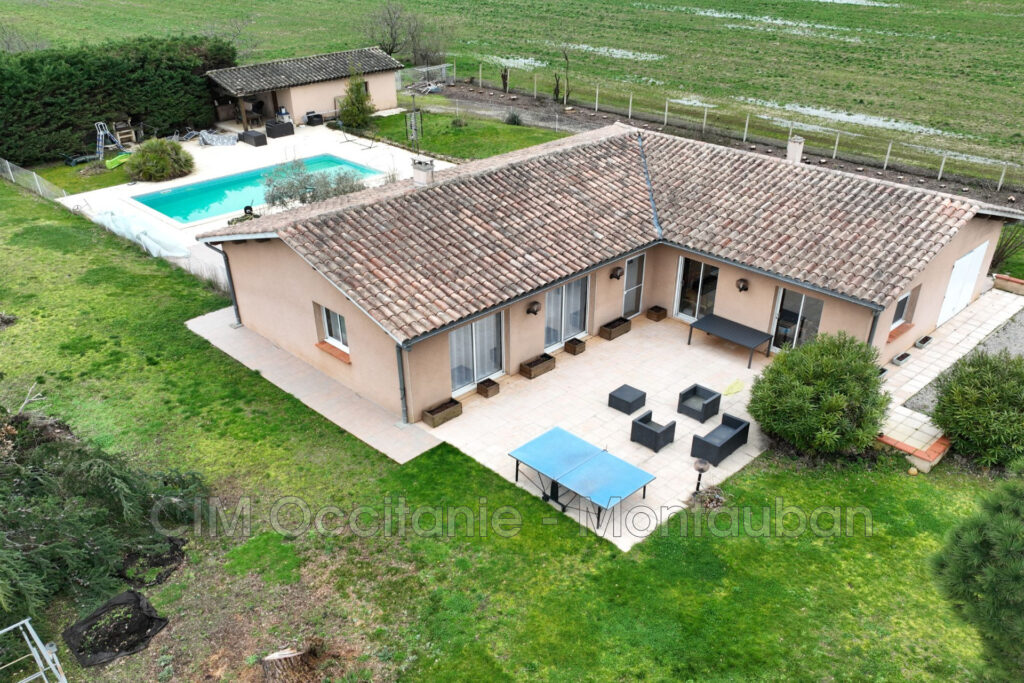 vente maison – NR pièces – 4 chambres – 1996.00 m²