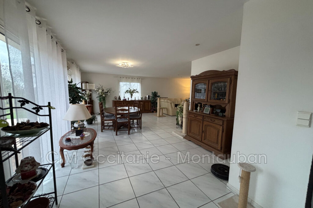 vente maison – NR pièces – 4 chambres – 1996.00 m²