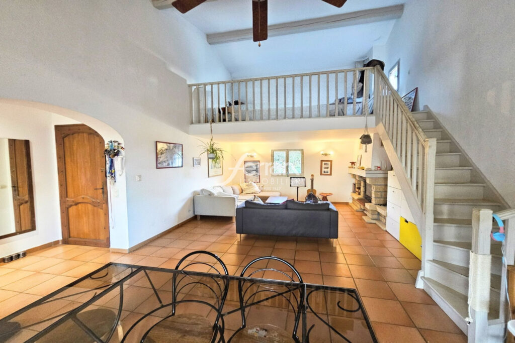 A vendre aux Arcs Maison familiale de plain-pied ? 4 chambres  – 5 pièces – 4 chambres – 121.00 m²