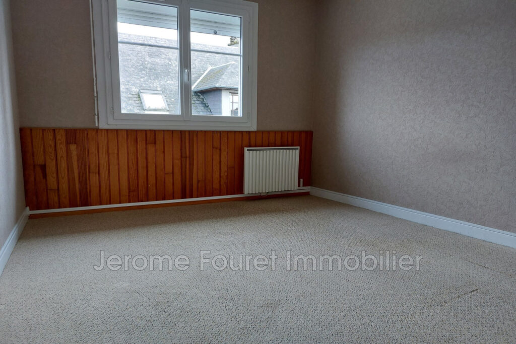 Appartement type 3 comprenant une pièce principale, … – 3 pièces – 2 chambres – 68.58 m²