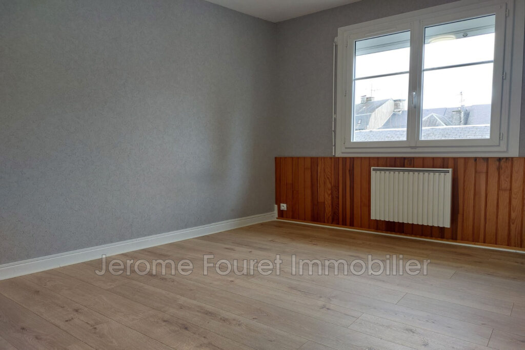 Appartement type 3 comprenant une pièce principale, … – 3 pièces – 2 chambres – 68.58 m²