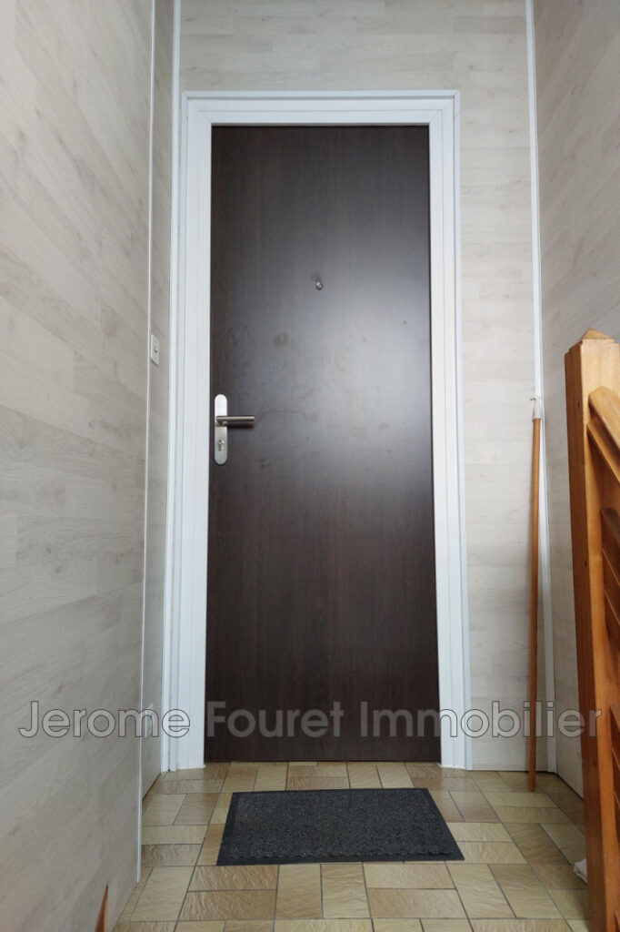Appartement type 3 comprenant une pièce principale, … – 3 pièces – 2 chambres – 68.58 m²