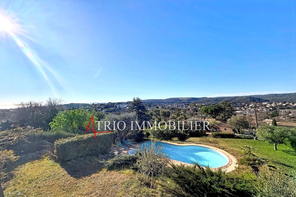 Villa d’architecte ? Vue dégagée & cadre privilégié ? Cagnes-s – 6 pièces – 5 chambres – 155.00 m²