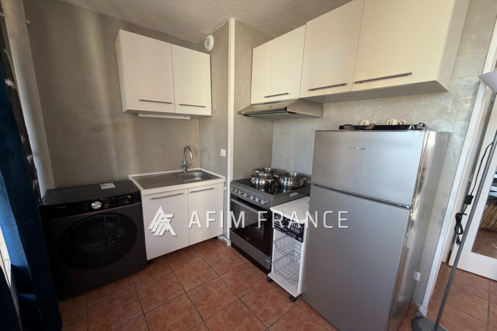 Joli studio meublé au 4? étage d’une résidence sécurisée avec  – 1 pièce – NR chambres – 29.81 m²