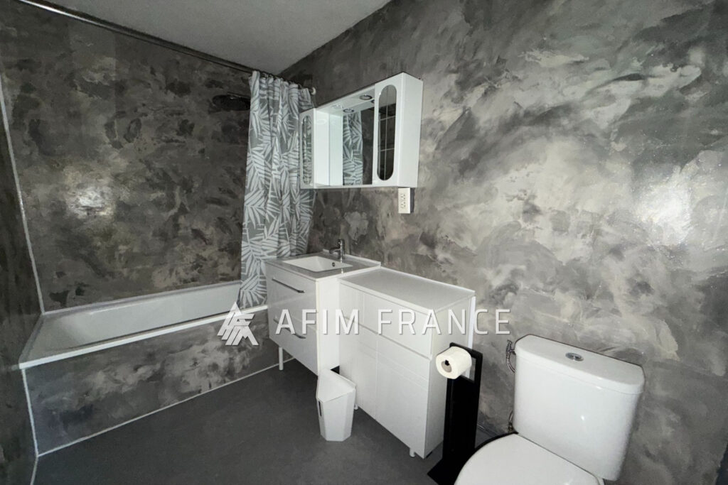 Joli studio meublé au 4? étage d’une résidence sécurisée avec  – 1 pièce – NR chambres – 29.81 m²