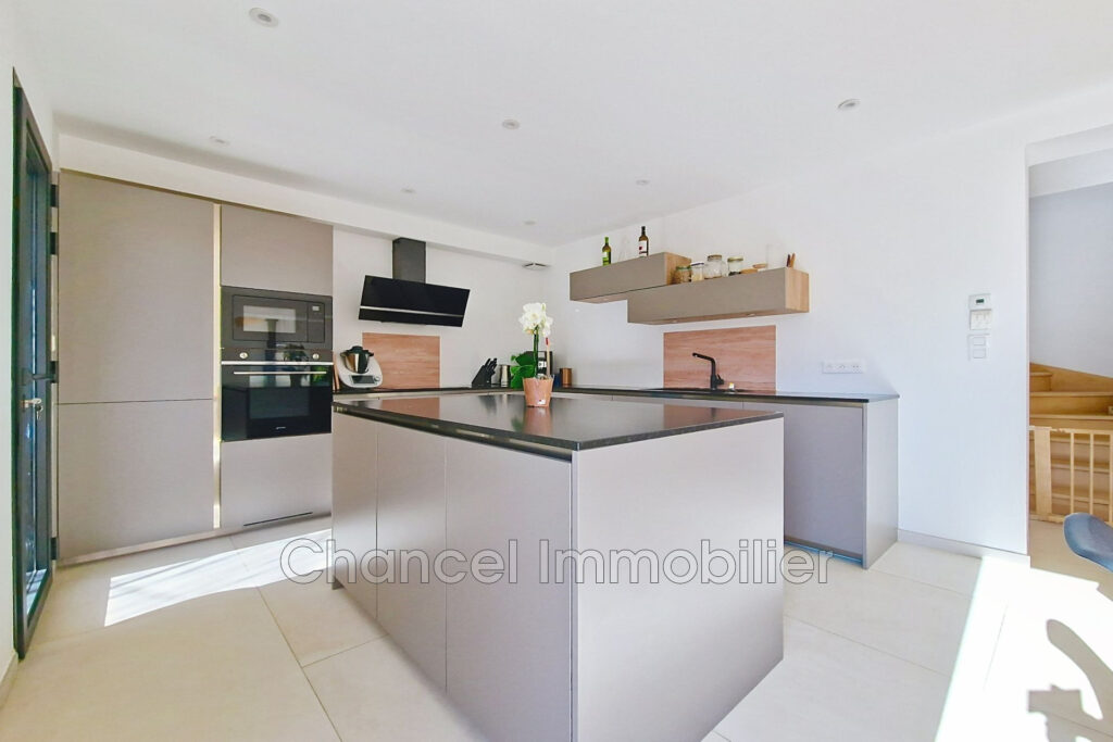 vente maison 5 Pièce(s) – 5 pièces – 3 chambres – 164.00 m²