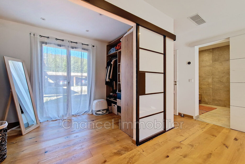 vente maison 5 Pièce(s) – 5 pièces – 3 chambres – 164.00 m²