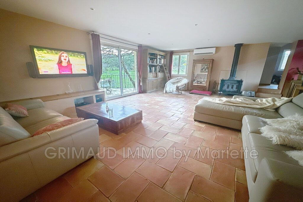 maison de campagne, au calme avec 4 chambres, piscine – 6 pièces – 4 chambres – 137.97 m²