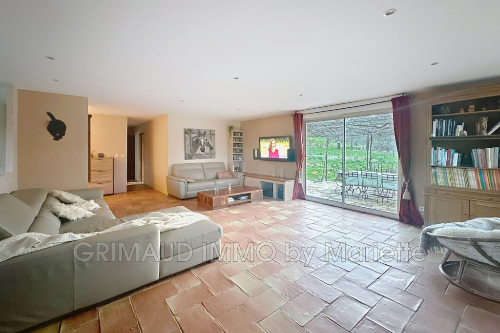 maison de campagne, au calme avec 4 chambres, piscine – 6 pièces – 4 chambres – 137.97 m²