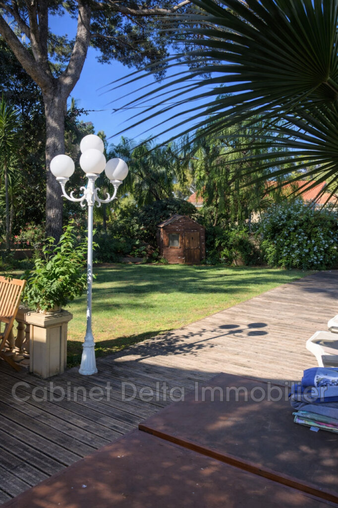 MAISON T12 ? PIERREPLANE ? VUE MER ? PISCINE – 12 pièces – 10 chambres – 258.79 m²