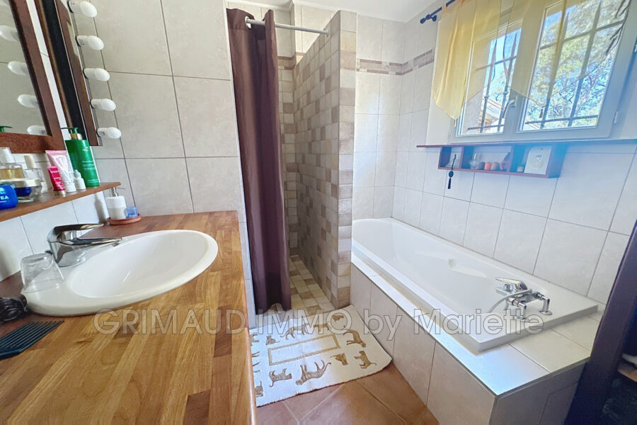 Maison à vendre à La garde-freinet