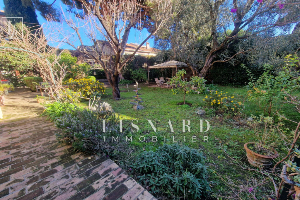 vente maison 5 Pièce(s) – 5 pièces – 4 chambres – 220.00 m²