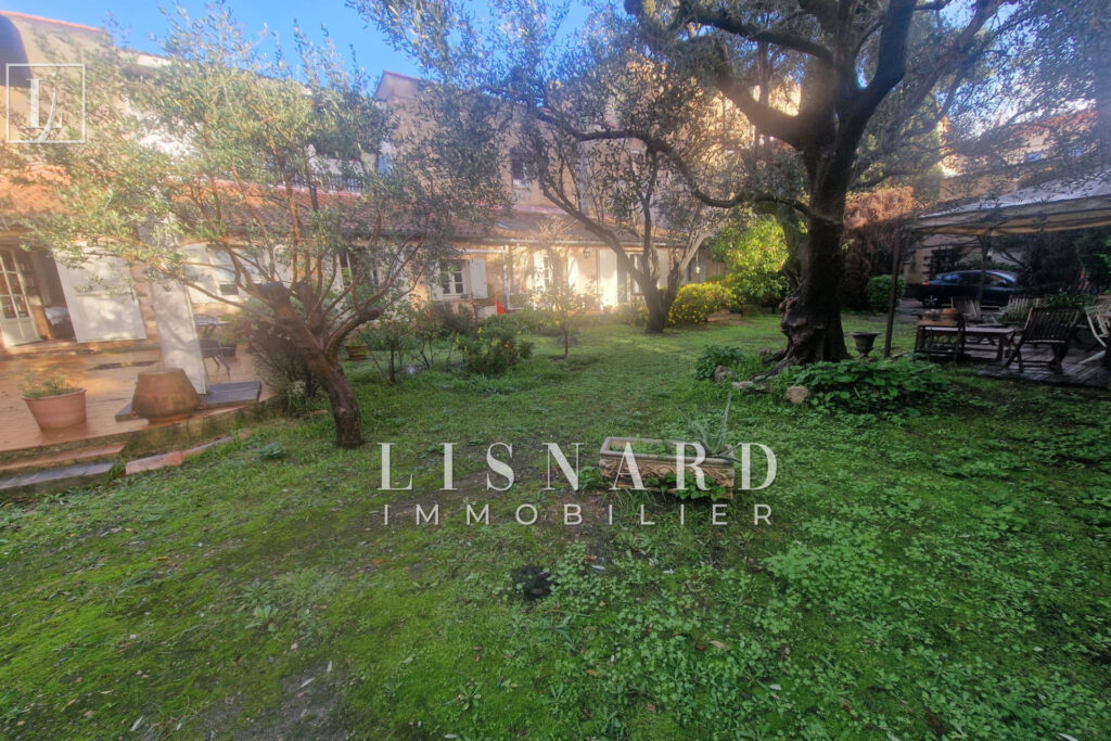 vente maison 5 Pièce(s) – 5 pièces – 4 chambres – 220.00 m²