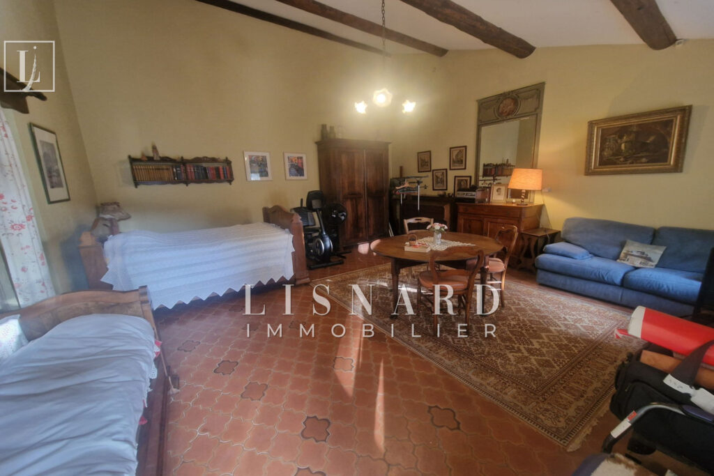 vente maison 5 Pièce(s) – 5 pièces – 4 chambres – 220.00 m²