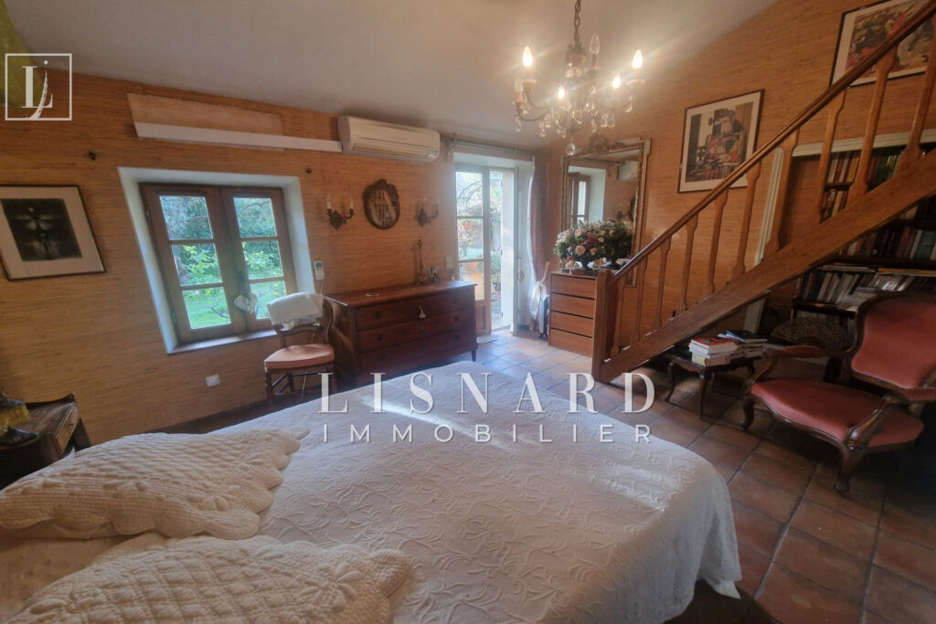 vente maison 5 Pièce(s) – 5 pièces – 4 chambres – 220.00 m²