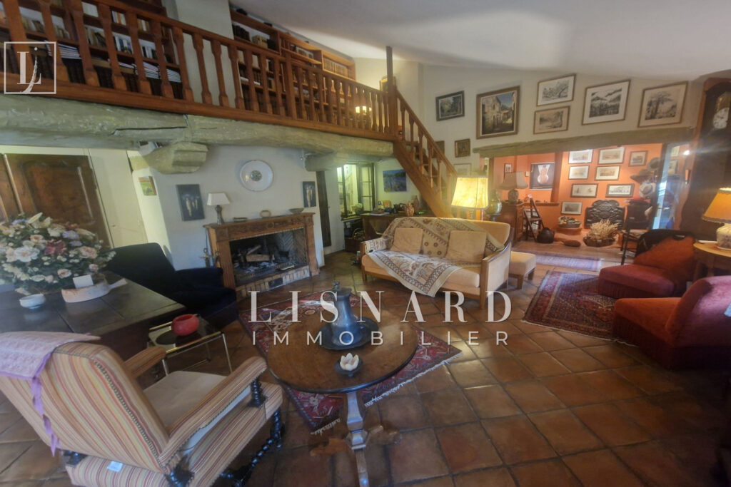 vente maison 5 Pièce(s) – 5 pièces – 4 chambres – 220.00 m²