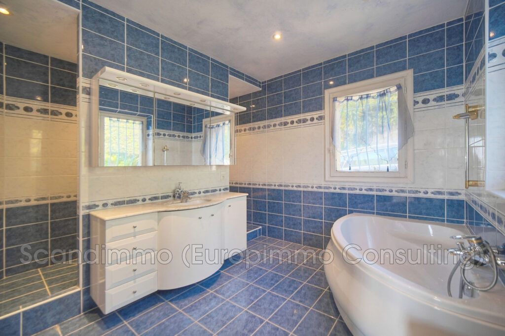 vente maison – NR pièces – 4 chambres – 211.00 m²