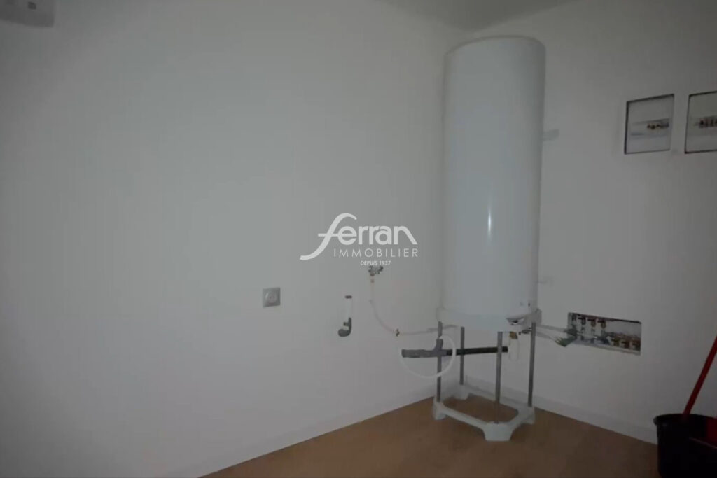 A louer à Entrecasteaux T3/4 avec terrasse – 3 pièces – 2 chambres – 80.00 m²