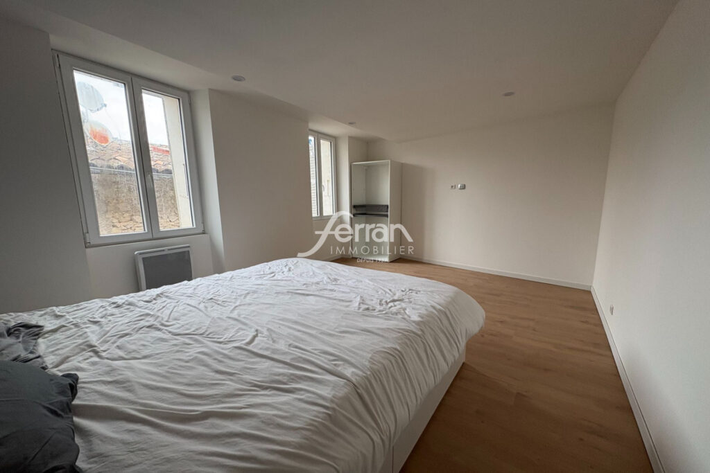 A louer à Entrecasteaux T3/4 avec terrasse – 3 pièces – 2 chambres – 80.00 m²