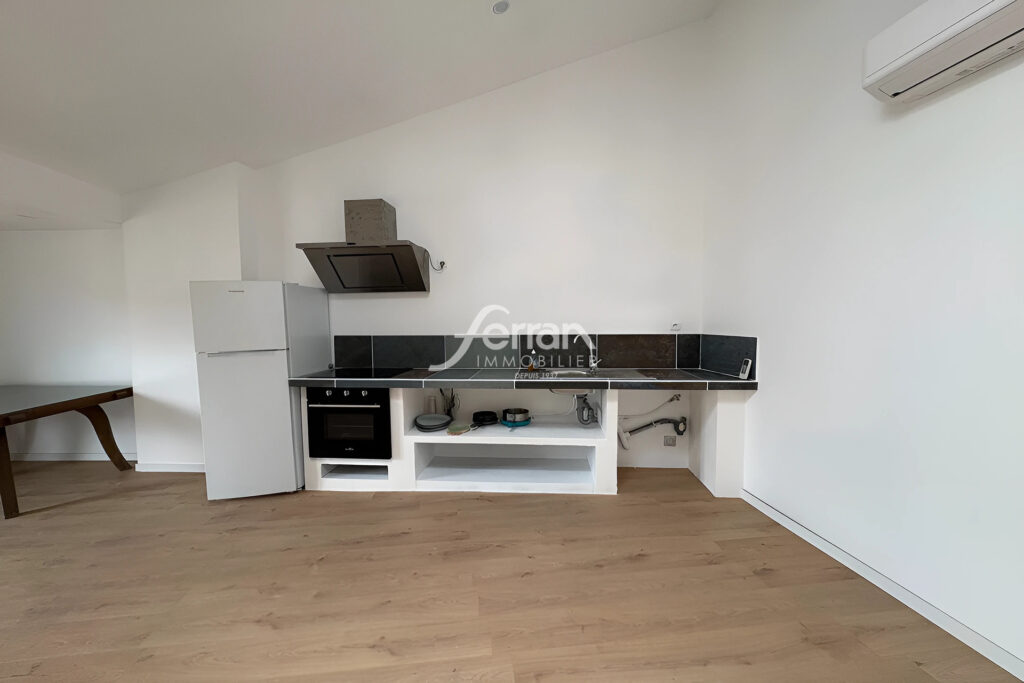 A louer à Entrecasteaux T3/4 avec terrasse – 3 pièces – 2 chambres – 80.00 m²