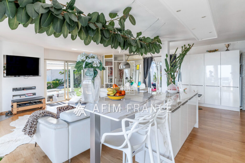 vente maison – NR pièces – 3 chambres – 150.00 m²