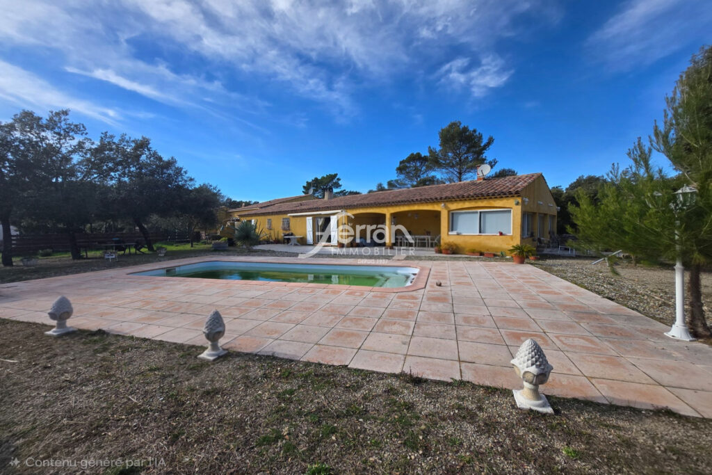 A vendre à Ampus villa + T2 sur un terrain de 2000m² avec pisc – 4 pièces – 3 chambres – 130.00 m²