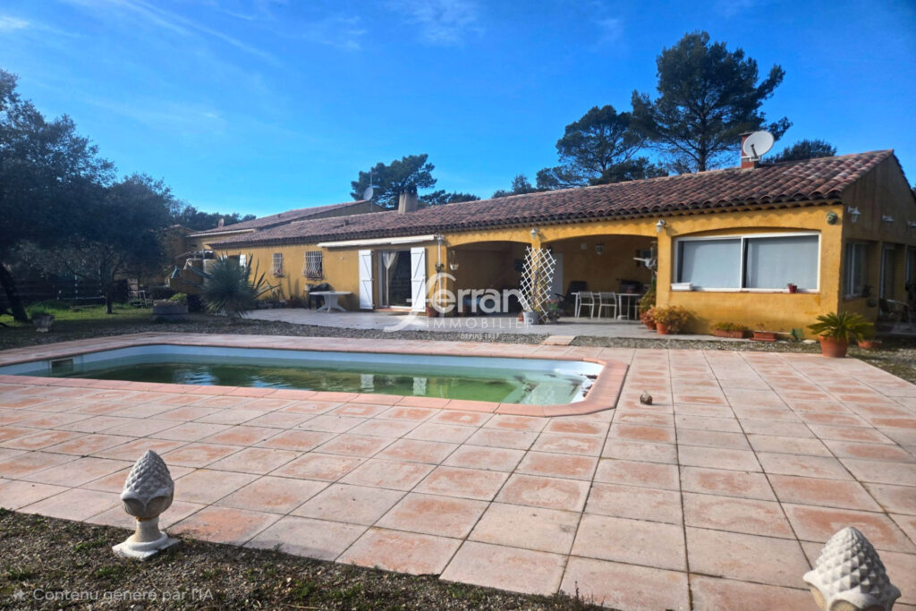 A vendre à Ampus villa + T2 sur un terrain de 2000m² avec pisc – 4 pièces – 3 chambres – 130.00 m²