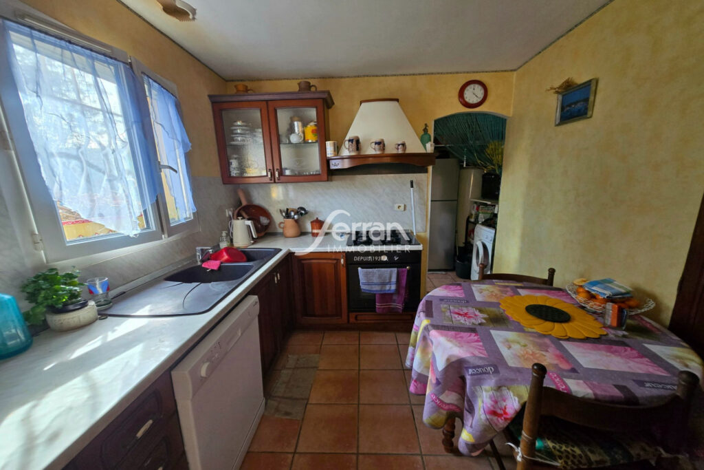 A vendre à Ampus villa + T2 sur un terrain de 2000m² avec pisc – 4 pièces – 3 chambres – 130.00 m²