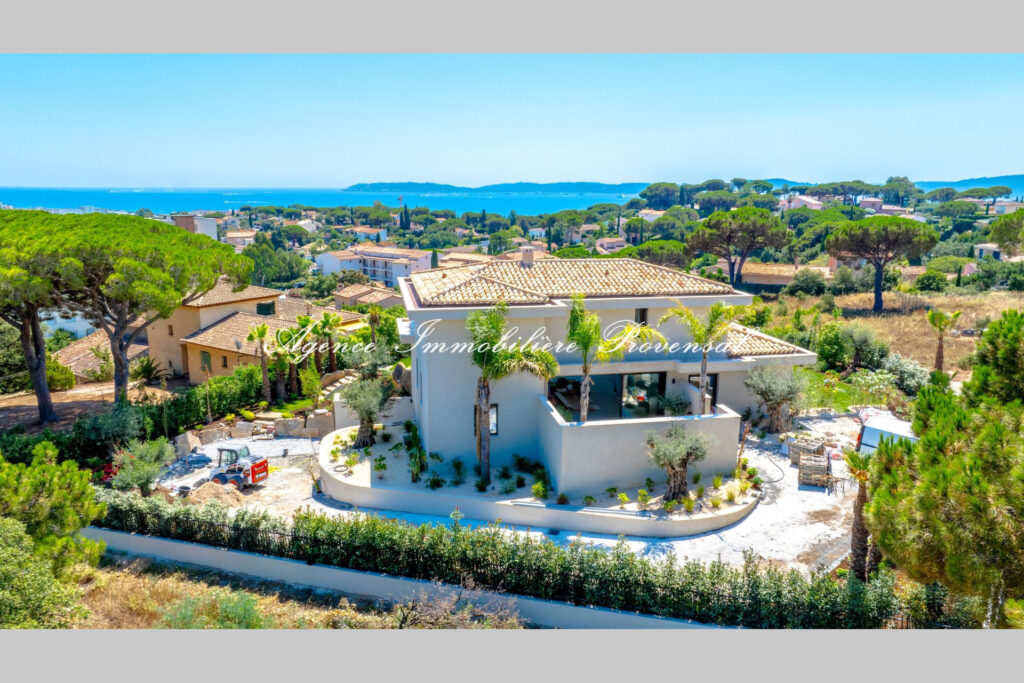 vente villa 6 Pièce(s) – 6 pièces – 4 chambres – 370.00 m²