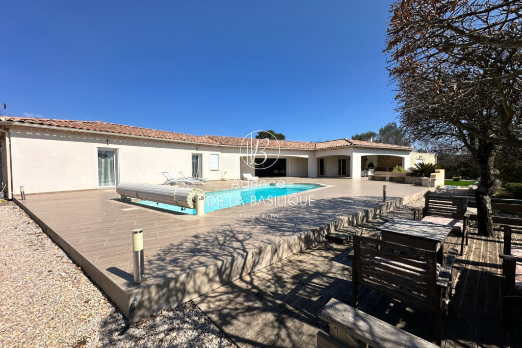 vente villa contemporaine 7 Pièce(s) – 7 pièces – 4 chambres – 225.00 m²