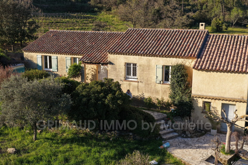 maison de campagne, au calme avec 4 chambres, piscine – 6 pièces – 4 chambres – 137.97 m²