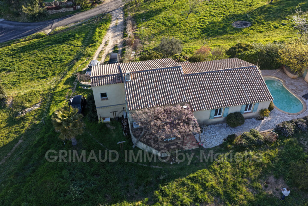 maison de campagne, au calme avec 4 chambres, piscine – 6 pièces – 4 chambres – 137.97 m²