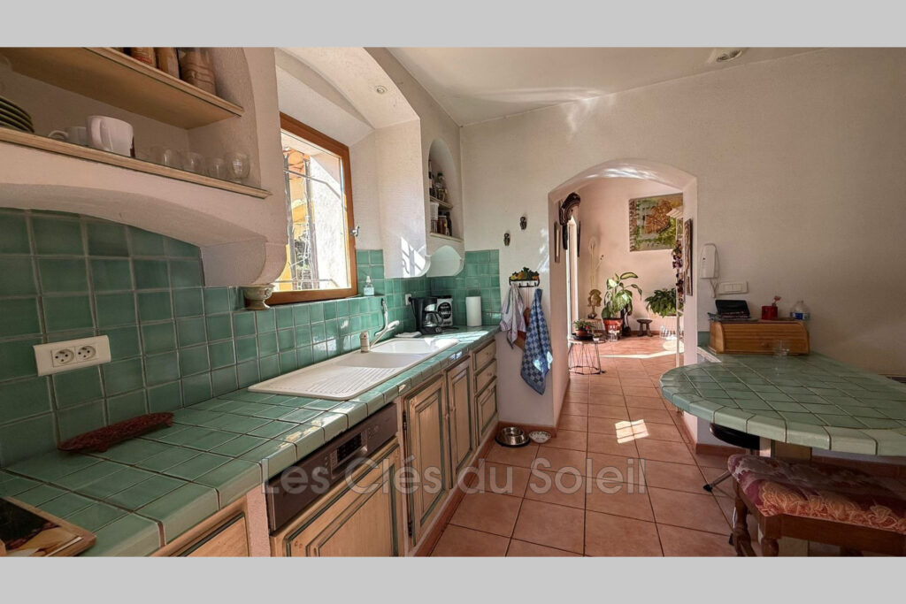 Belle Maison néo-provençale de 100 m² environ de plain-pied 15 – 5 pièces – 4 chambres – 150.00 m²