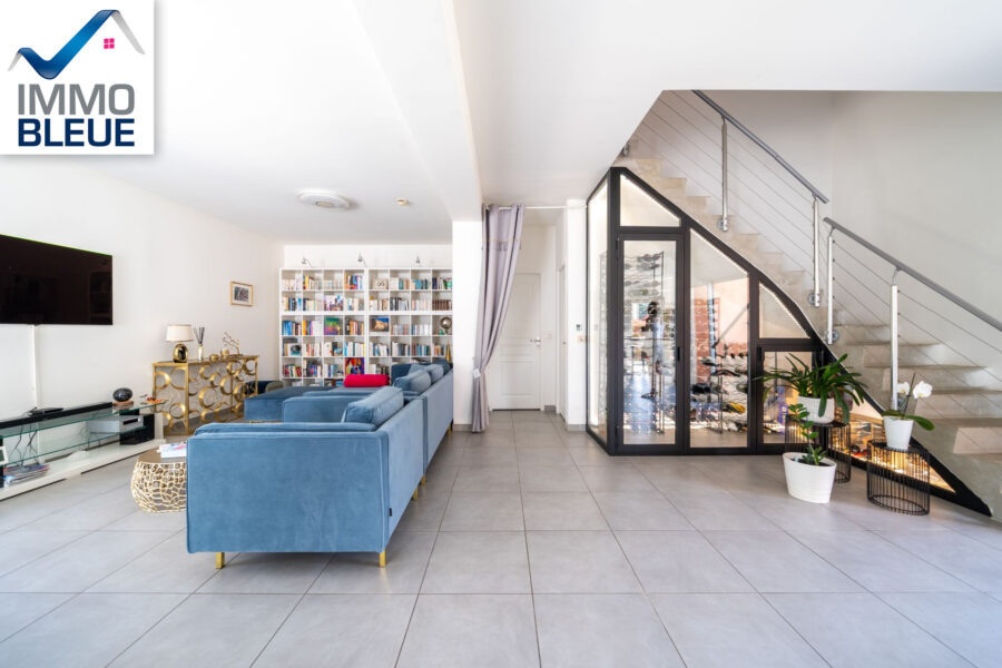 Maison à vendre à Saint-mitre-les-remparts — Vue parc — photo 10