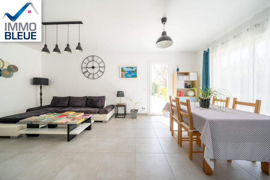 Maison à vendre à Saint-mitre-les-remparts — Vue parc — photo 14