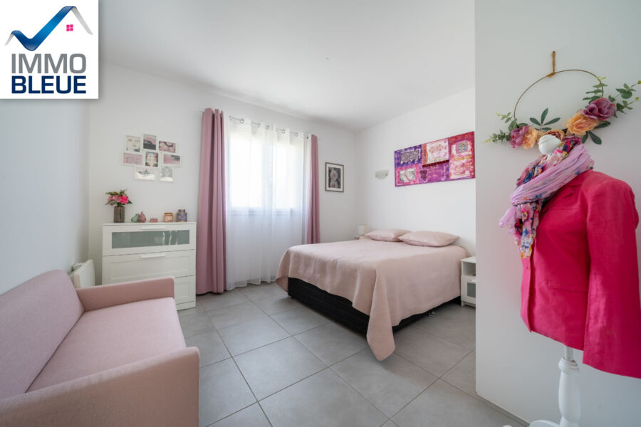 Maison à vendre à Saint-mitre-les-remparts — Vue parc — photo 11
