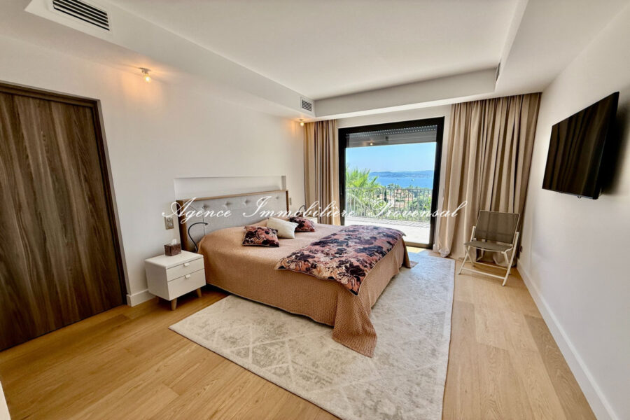 Maison à vendre à Sainte-Maxime — Vue mer — photo 16
