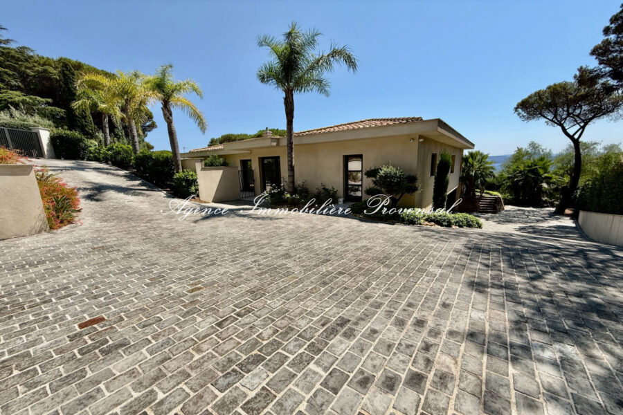 Maison à vendre à Sainte-Maxime — Vue mer — photo 10