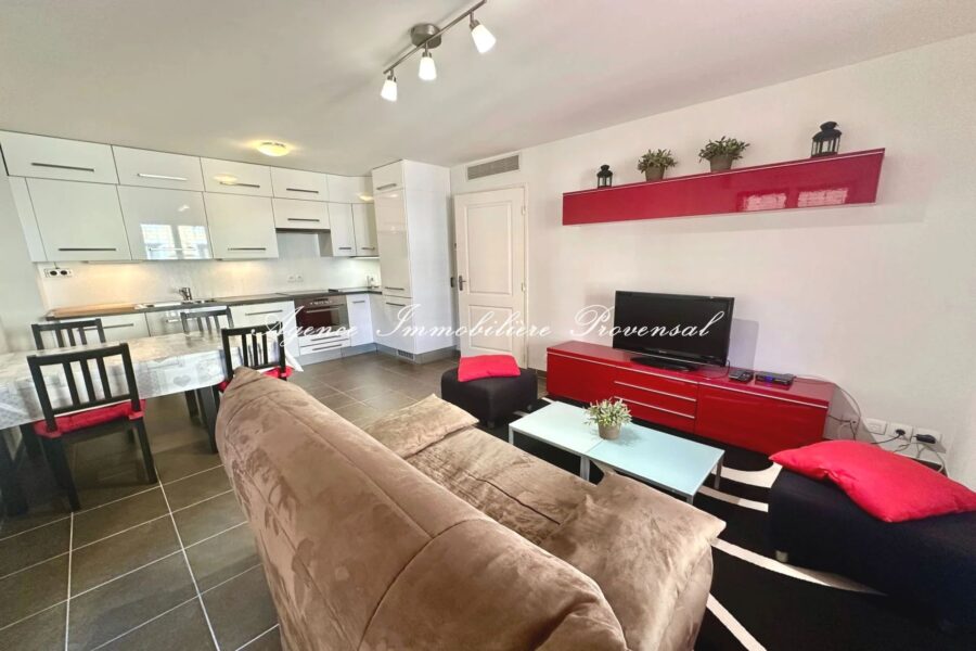 Appartement à vendre à Sainte-Maxime — Vue sur la ville — photo 7