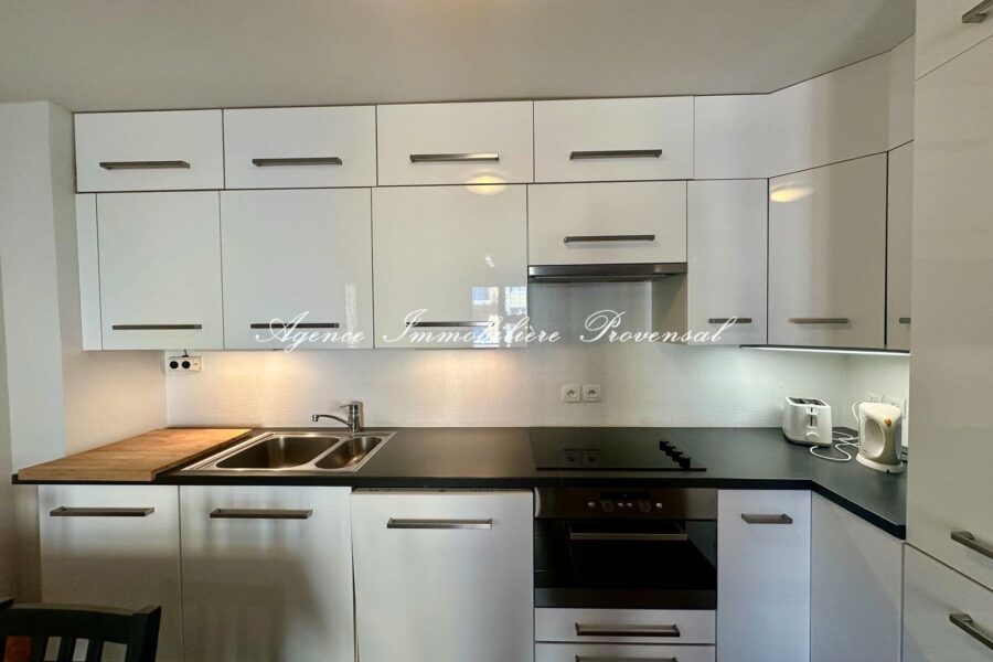 Appartement à vendre à Sainte-Maxime — Vue sur la ville — photo 9