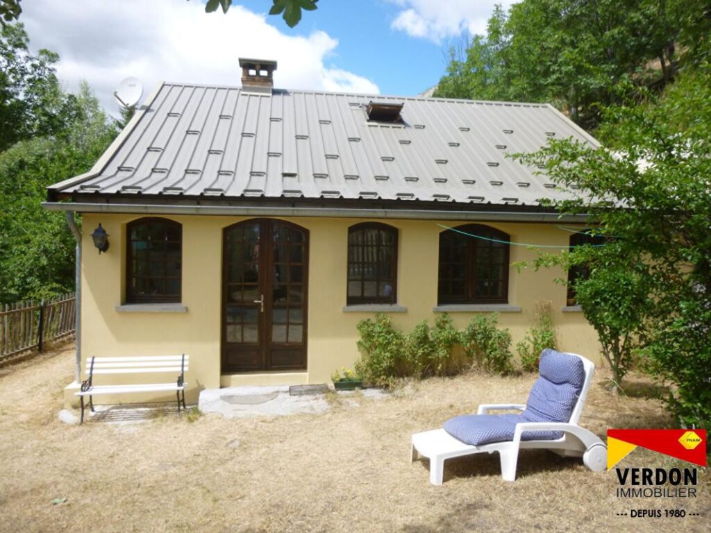 Chalet de caractère 100m² – 4 pièces – 2 chambres – 110 m²