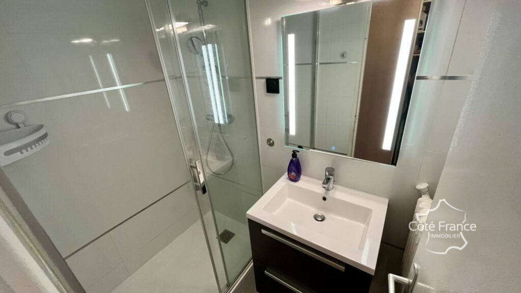 Appartement 53 m2 avec vue dégagée- VUE BASSIN DE THAU – 2 – 3 pièces – 2 chambres – 53 m²