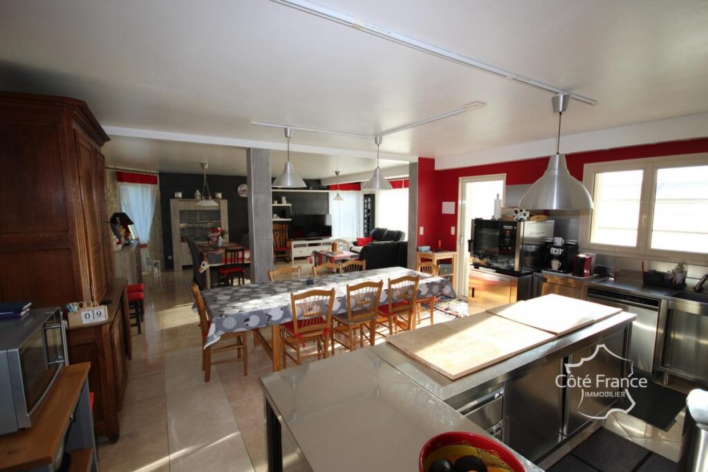 MAISON D’EXCEPTION 8 chambres, habitable de plain pied, avec – 9 pièces – 8 chambres – 212 m²