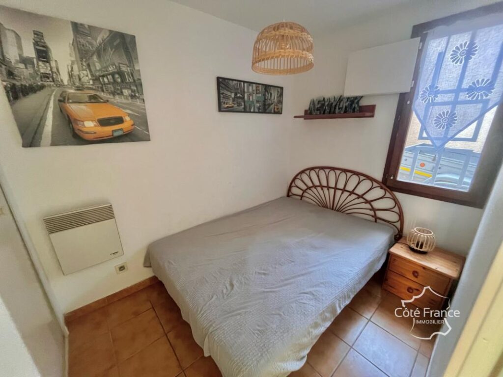 Spacieux Rez de jardin d’une chambre et cabine secteur Riche – 2 pièces – 1 chambre – 33 m²
