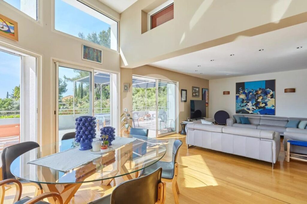 Villa d’exception Domaine privé Lascours – 6 pièces – 4 chambres – 350 m²