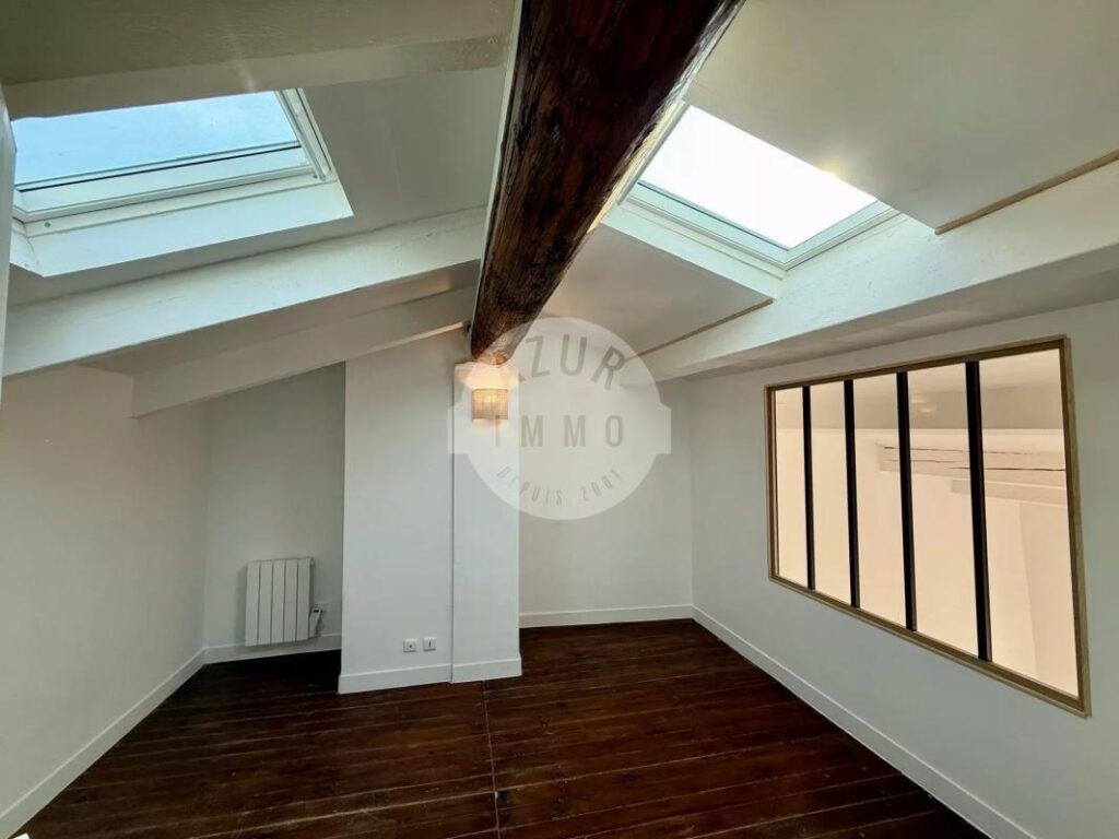 T3 rénové, beaux volumes et lumineux – 3 pièces – 2 chambres – 69 m²