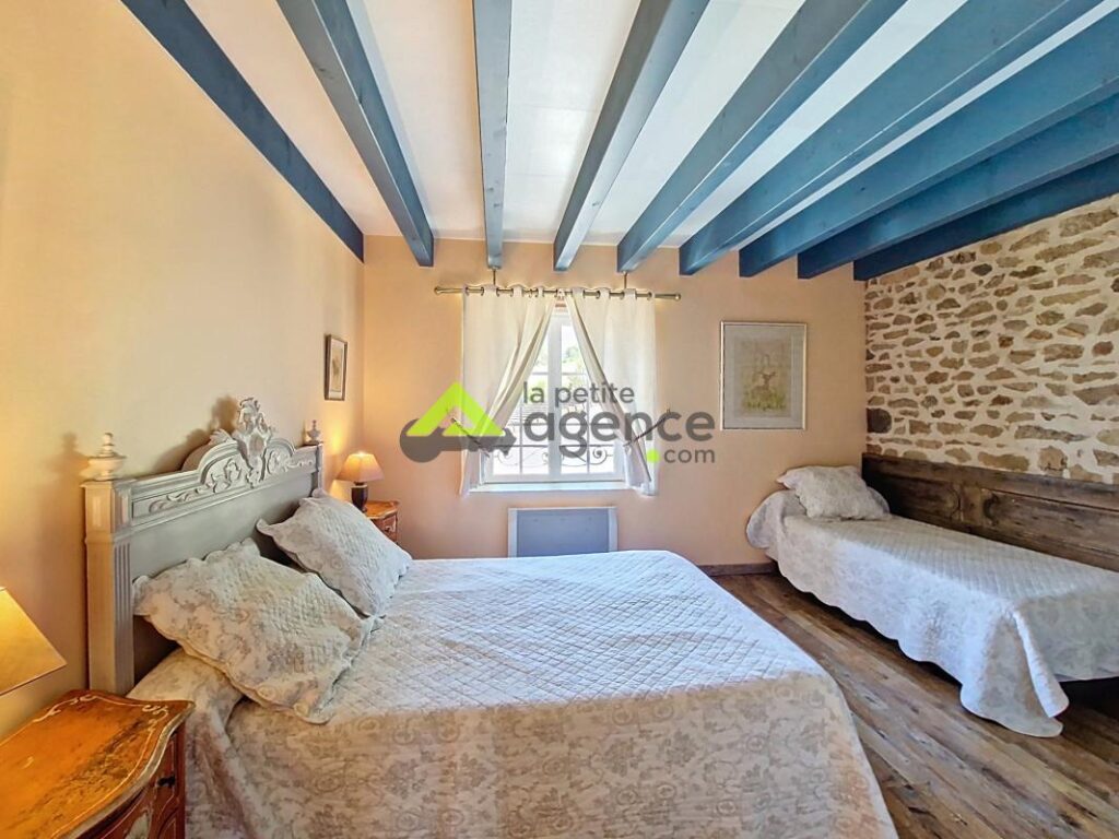 Magnifique Propriété – 270 m2 + Etang – 11 pièces – 8 chambres – 270 m²