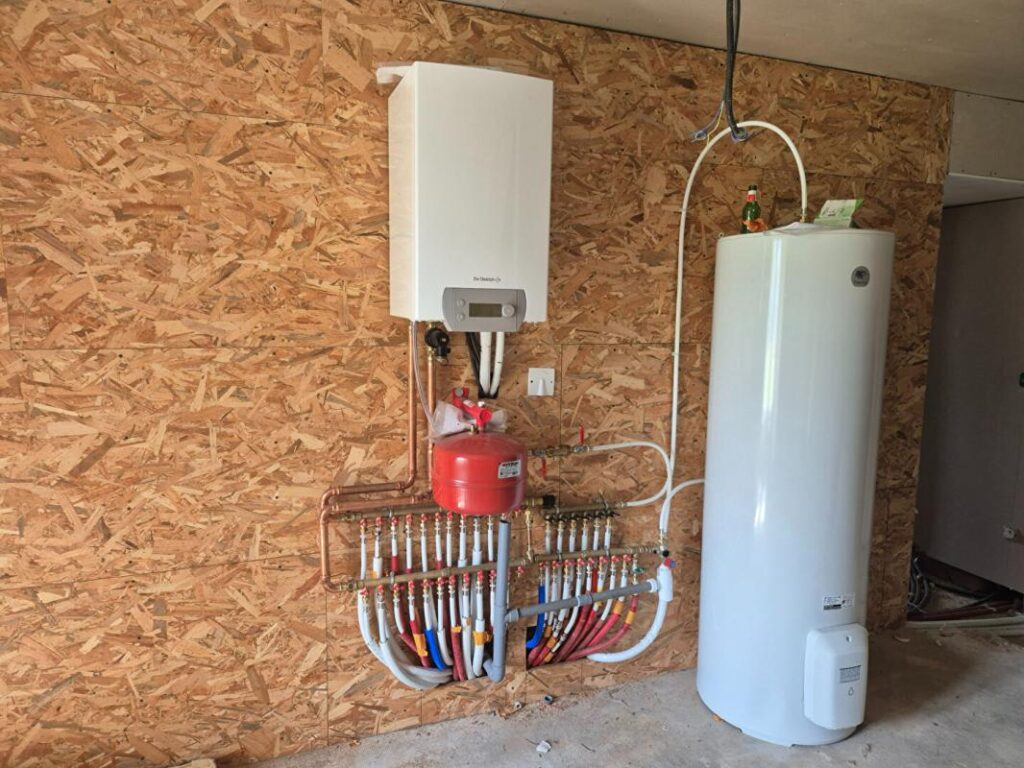 Maison de village secteur Champlitte 5 pièce(s) 150 m2 + maisonnette 80 m2 – 5 pièces – 4 chambres – 230 m²