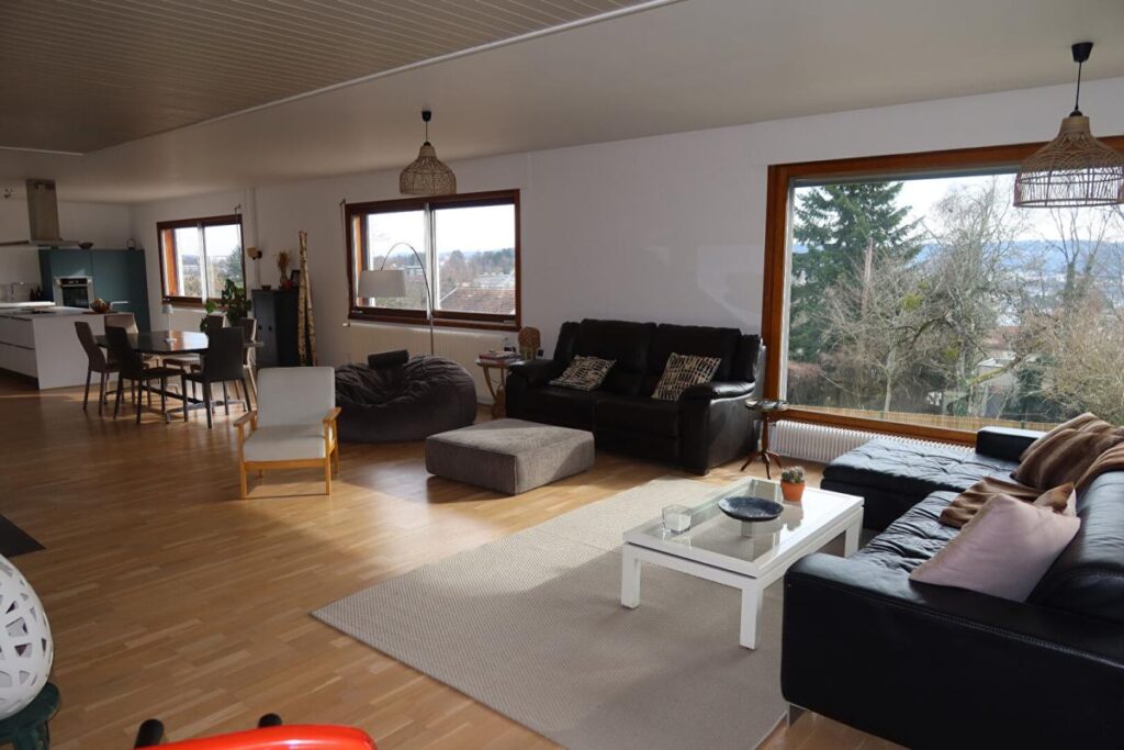 Maison 9 pièce(s) 300 m2 – 9 pièces – 6 chambres – 300 m²