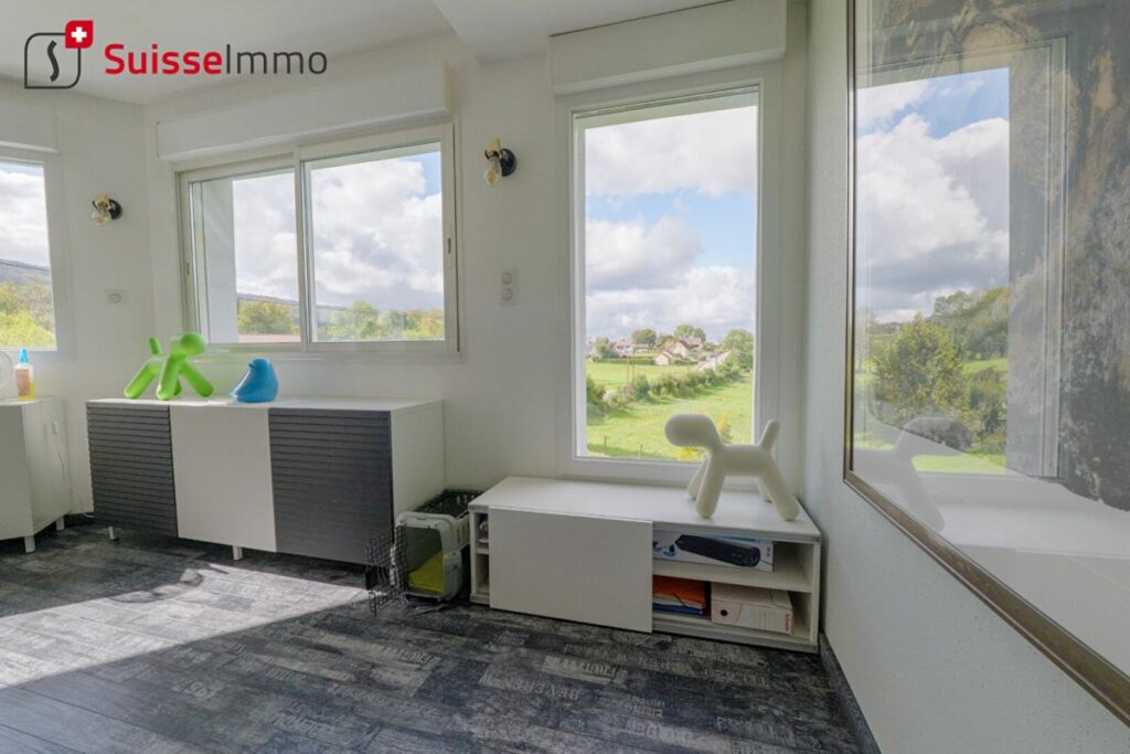 Maison récente lumineuse 162 m² sur parc paysager de 2 000 m², proximité de la Suisse – 6 pièces – 2 chambres – 162 m²